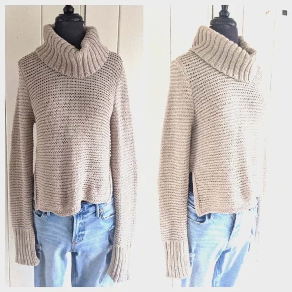 BCBGmaxazaria Dominick turtleneck sz M